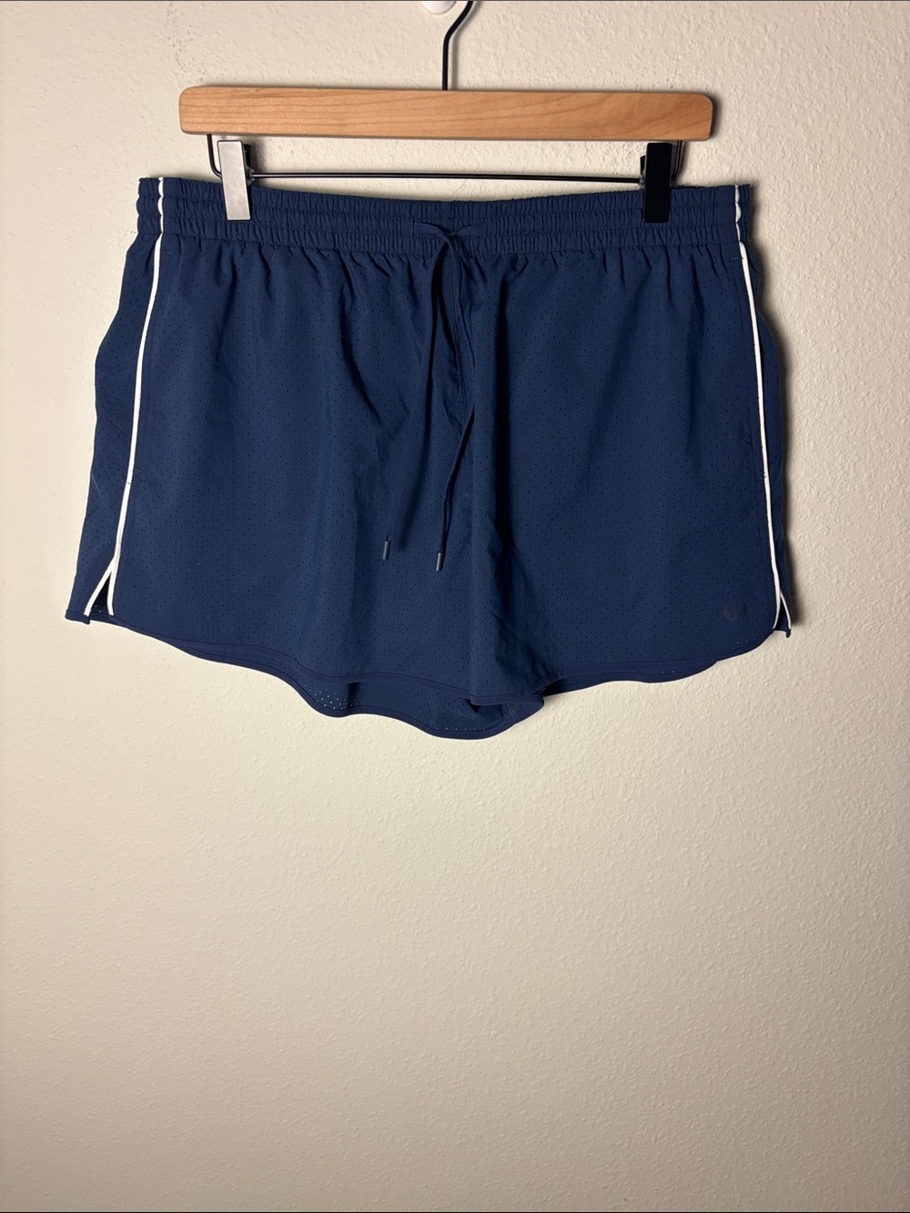Lululemon Court Rival High-Rise Short 3" *Perforated Club Blue / White W7DNSS